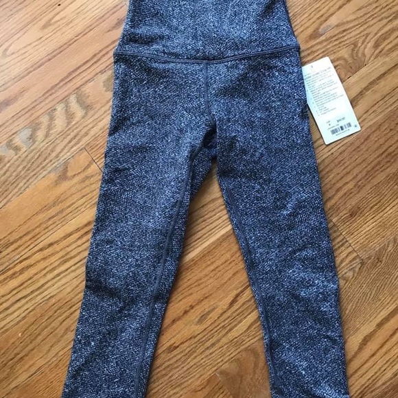 Lululemon Wunder Under Crop - Picture 6 of 6